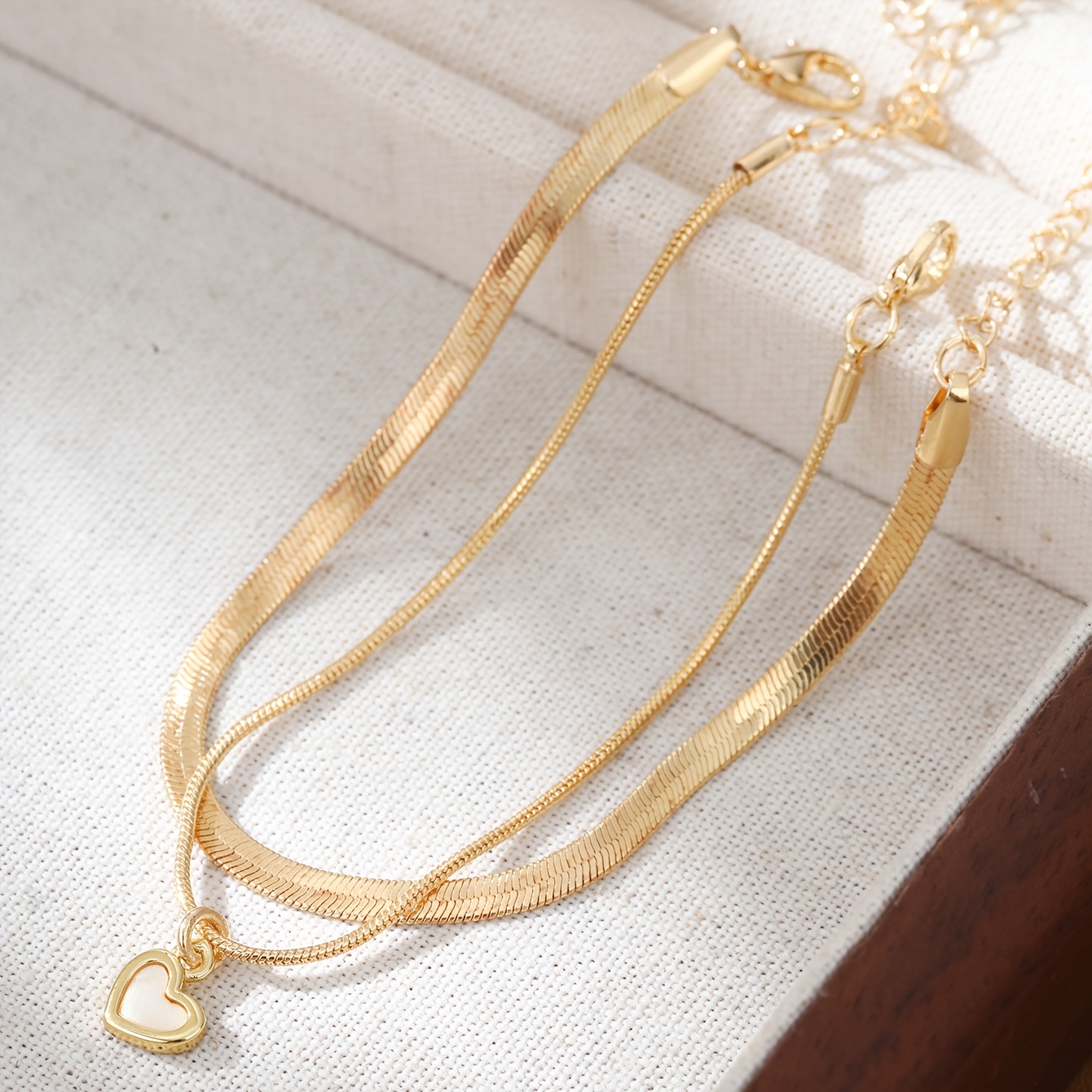 Minimalist Heart Pendant Curb Chain Bracelet for Women